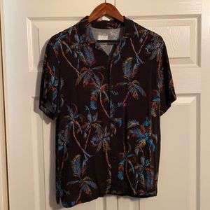 Men’s Hawaiian button down